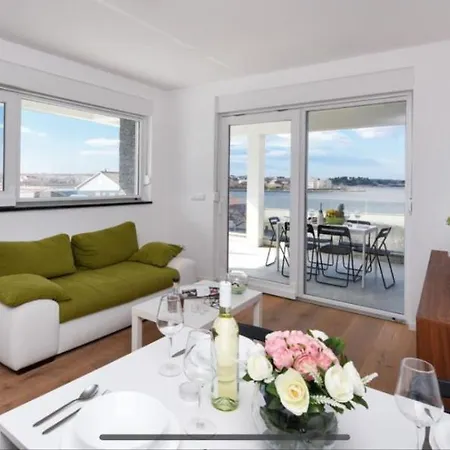 Ante Apartment *